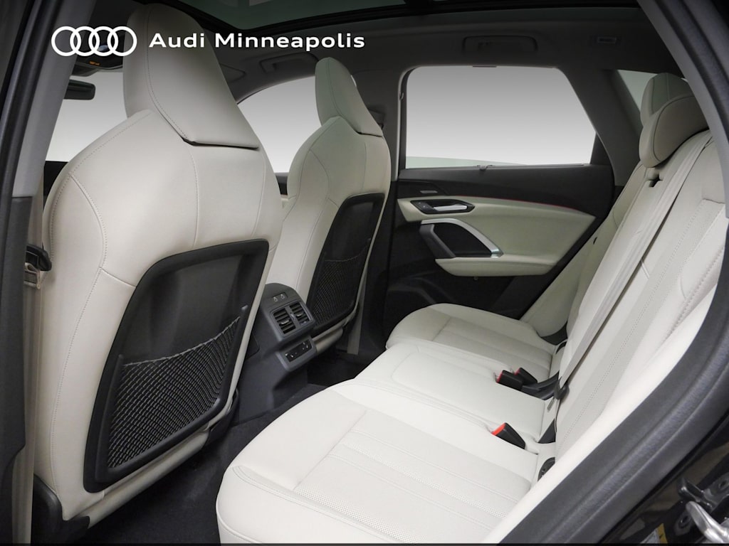 Thumbnail: 2025 Audi Q5 - 9