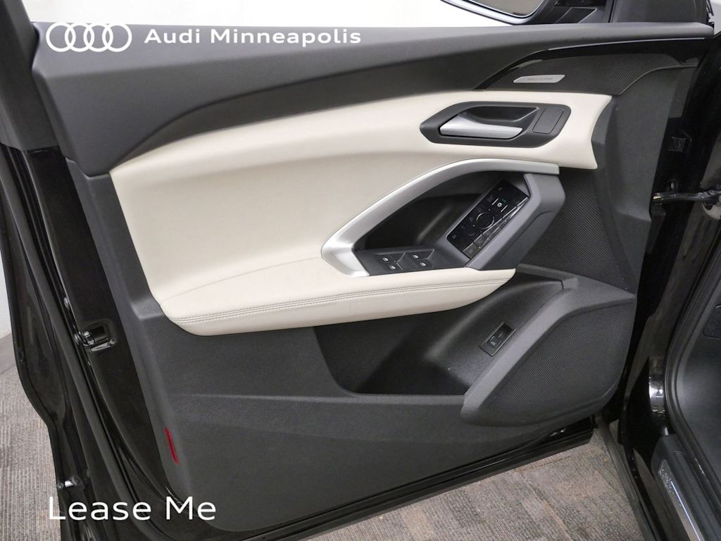 Thumbnail: 2025 Audi Q5 - 17
