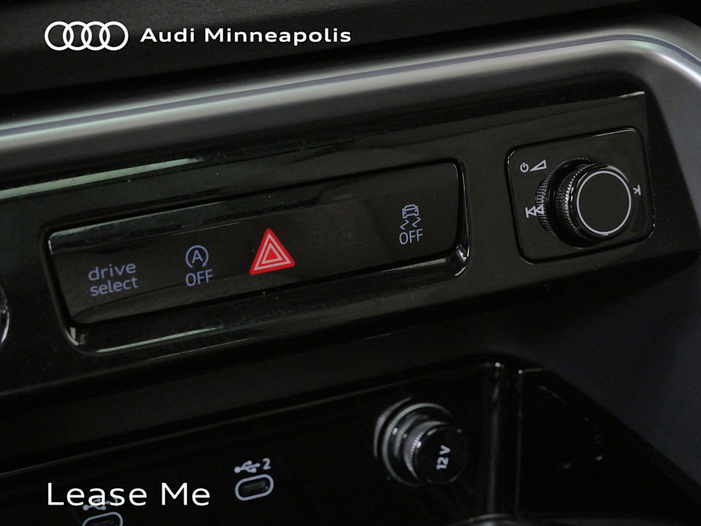 Thumbnail: 2025 Audi Q5 - 26