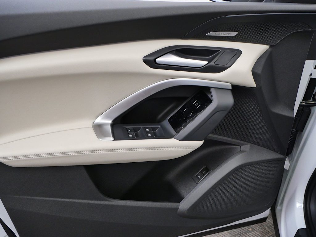 Thumbnail: 2026 Audi Q5 - 12