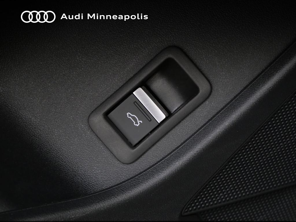 Thumbnail: 2023 Audi Q4 e-tron - 19