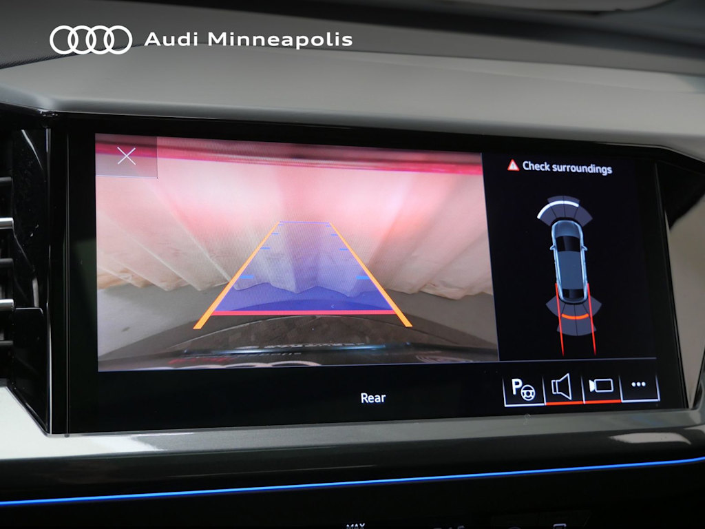 Thumbnail: 2023 Audi Q4 e-tron - 27