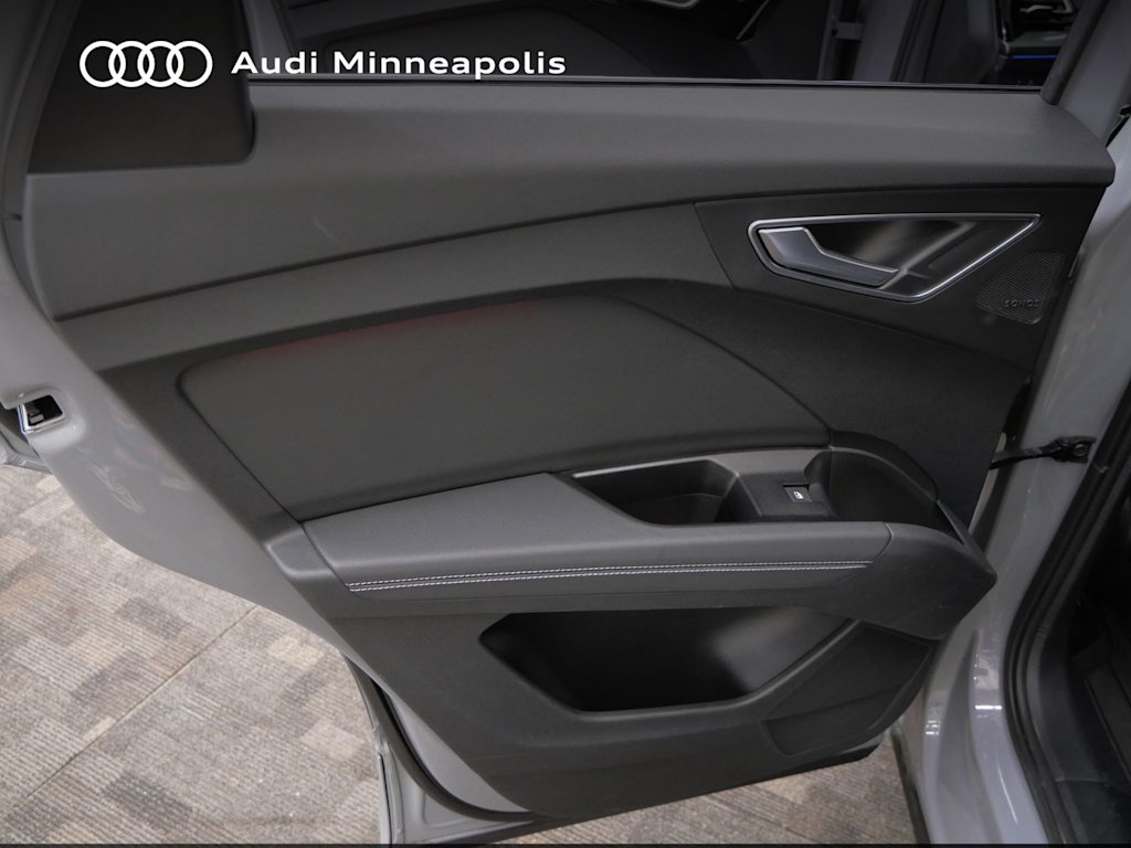 Thumbnail: 2023 Audi Q4 e-tron - 17