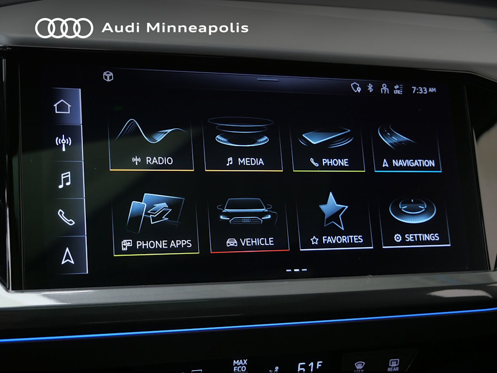 Thumbnail: 2023 Audi Q4 e-tron - 9