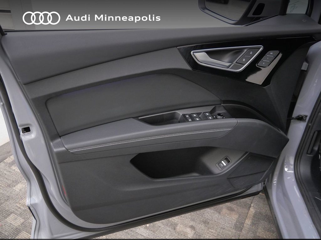Thumbnail: 2023 Audi Q4 e-tron - 15