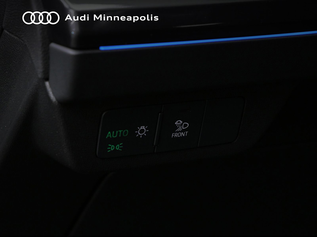 Thumbnail: 2023 Audi Q4 e-tron - 11