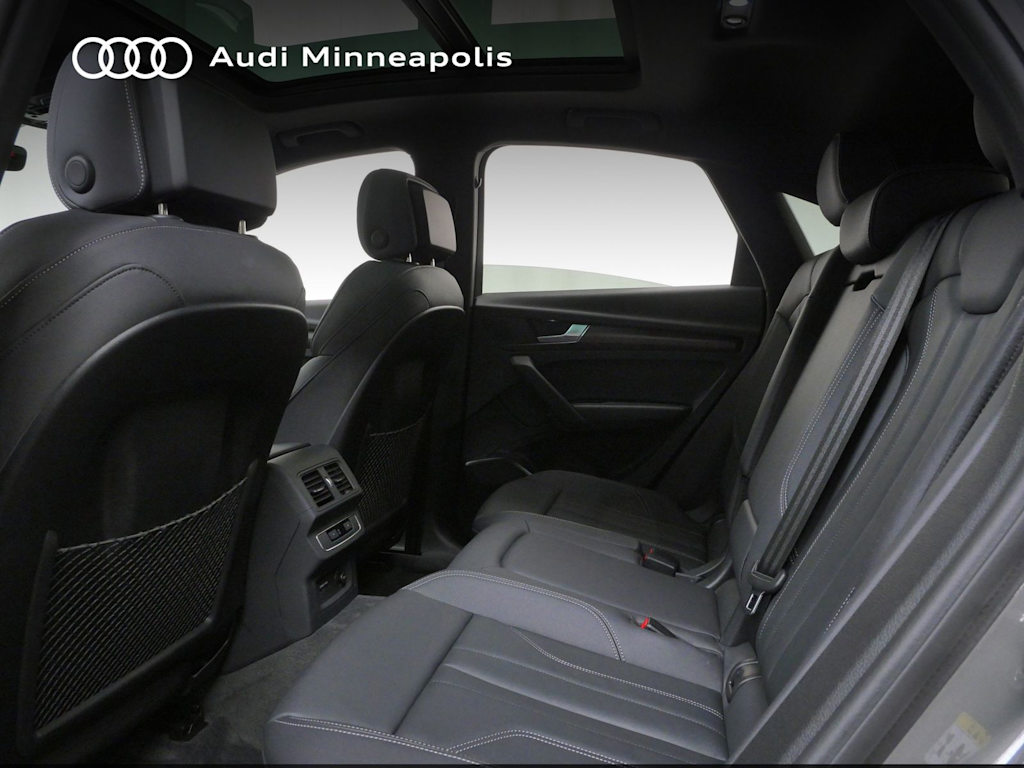 Thumbnail: 2023 Audi Q5 - 7