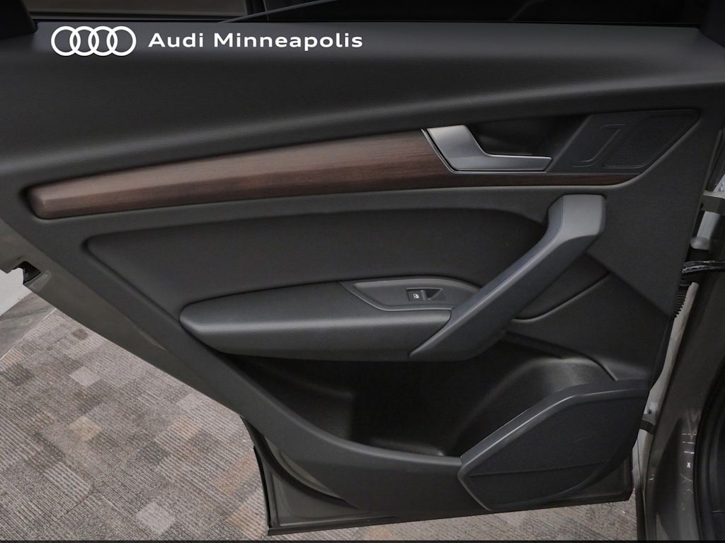 Thumbnail: 2023 Audi Q5 - 17