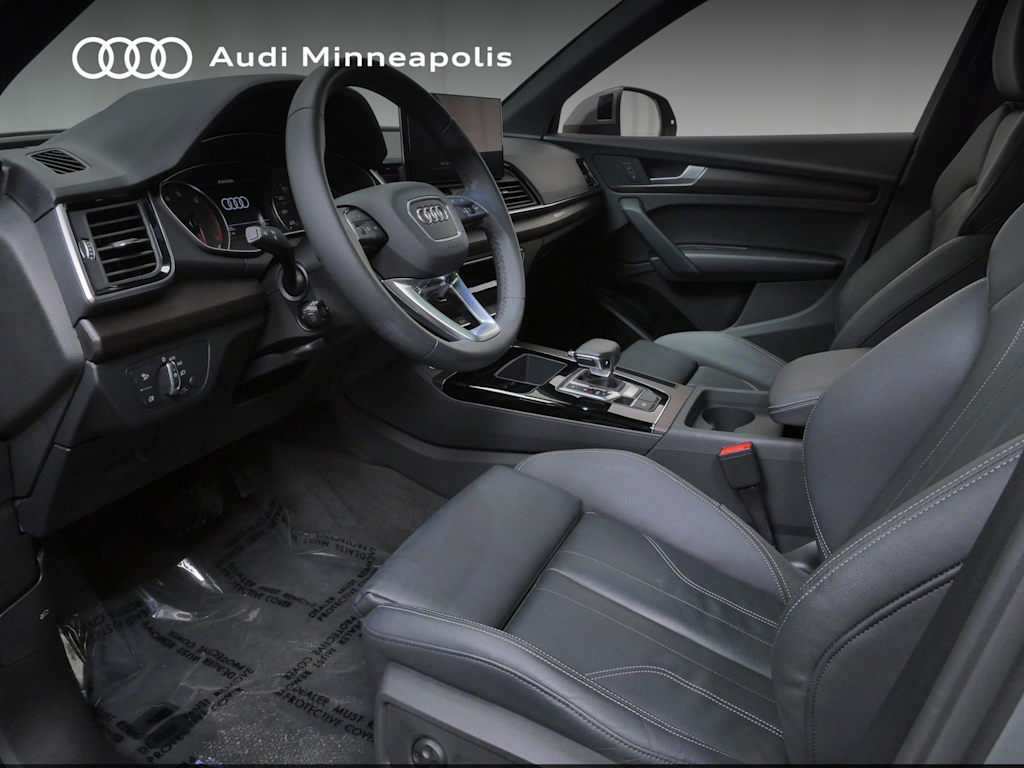 Thumbnail: 2023 Audi Q5 - 6