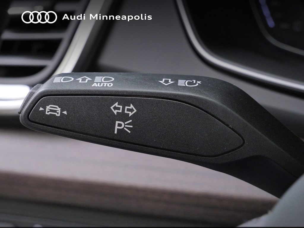 Thumbnail: 2023 Audi Q5 - 10
