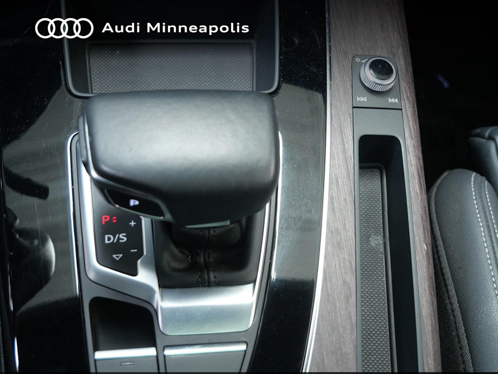 Thumbnail: 2023 Audi Q5 - 10