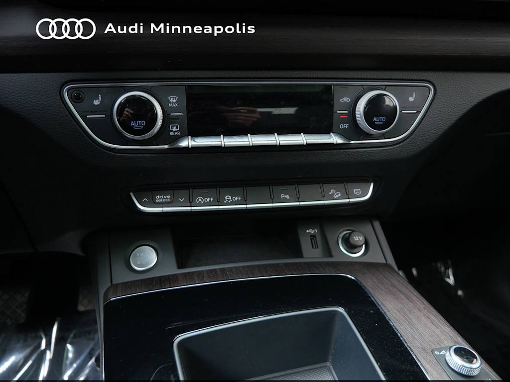 Thumbnail: 2023 Audi Q5 - 19