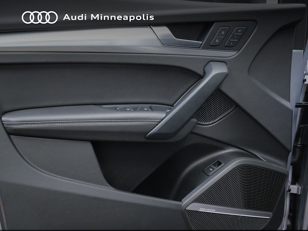 Thumbnail: 2023 Audi Q5 - 16