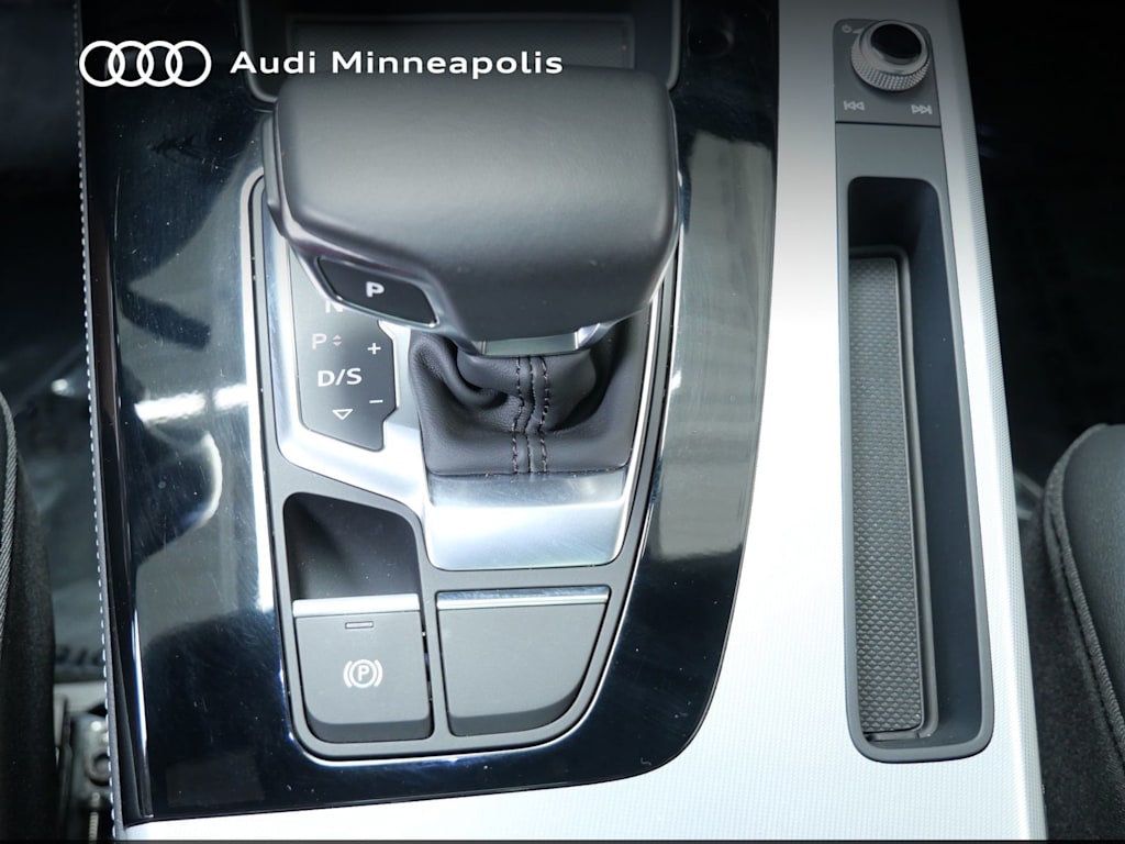 Thumbnail: 2023 Audi Q5 - 21