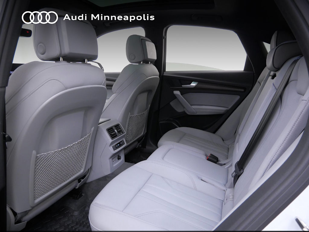 Thumbnail: 2023 Audi Q5 - 8