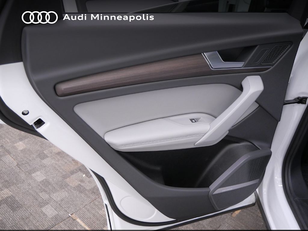 Thumbnail: 2023 Audi Q5 - 17