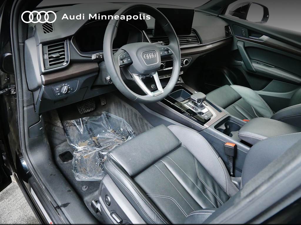 Thumbnail: 2023 Audi Q5 - 10