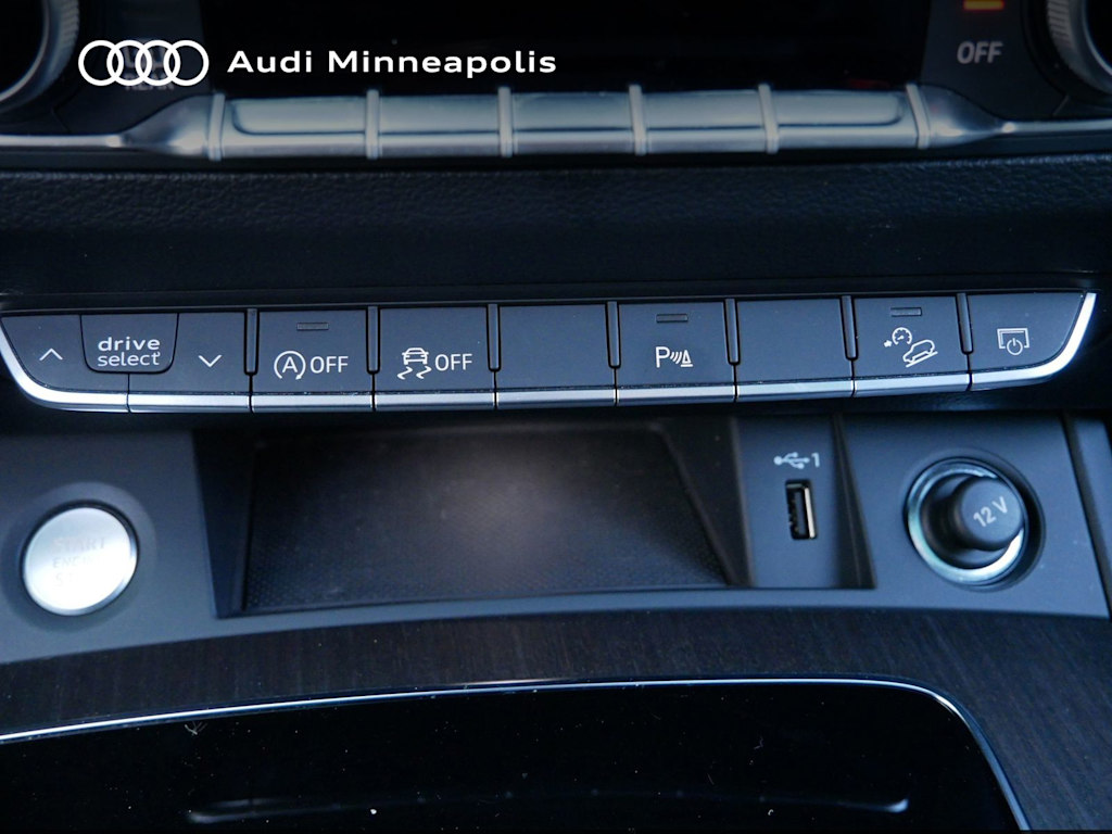 Thumbnail: 2023 Audi Q5 - 23