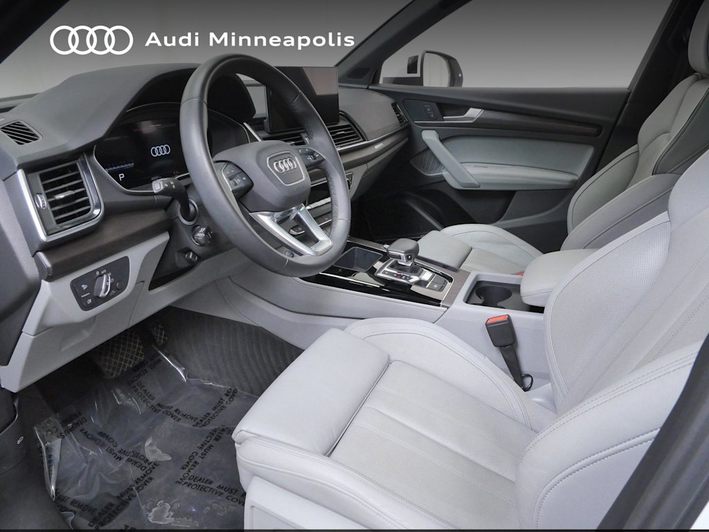 Thumbnail: 2023 Audi Q5 - 8