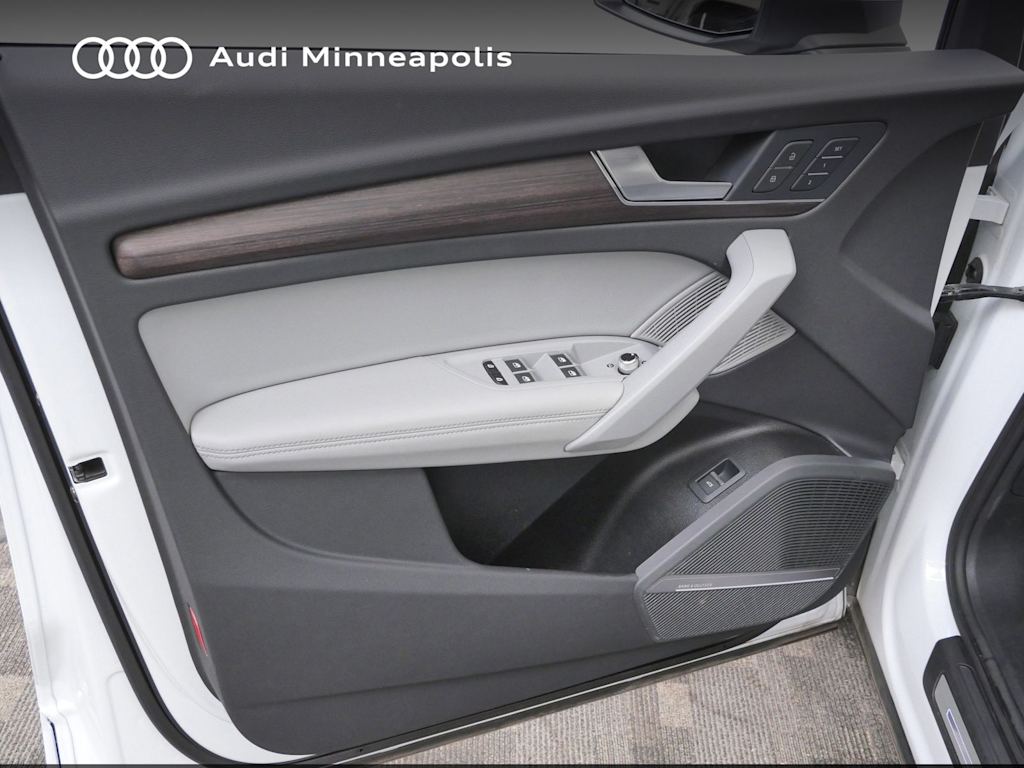 Thumbnail: 2023 Audi Q5 - 17