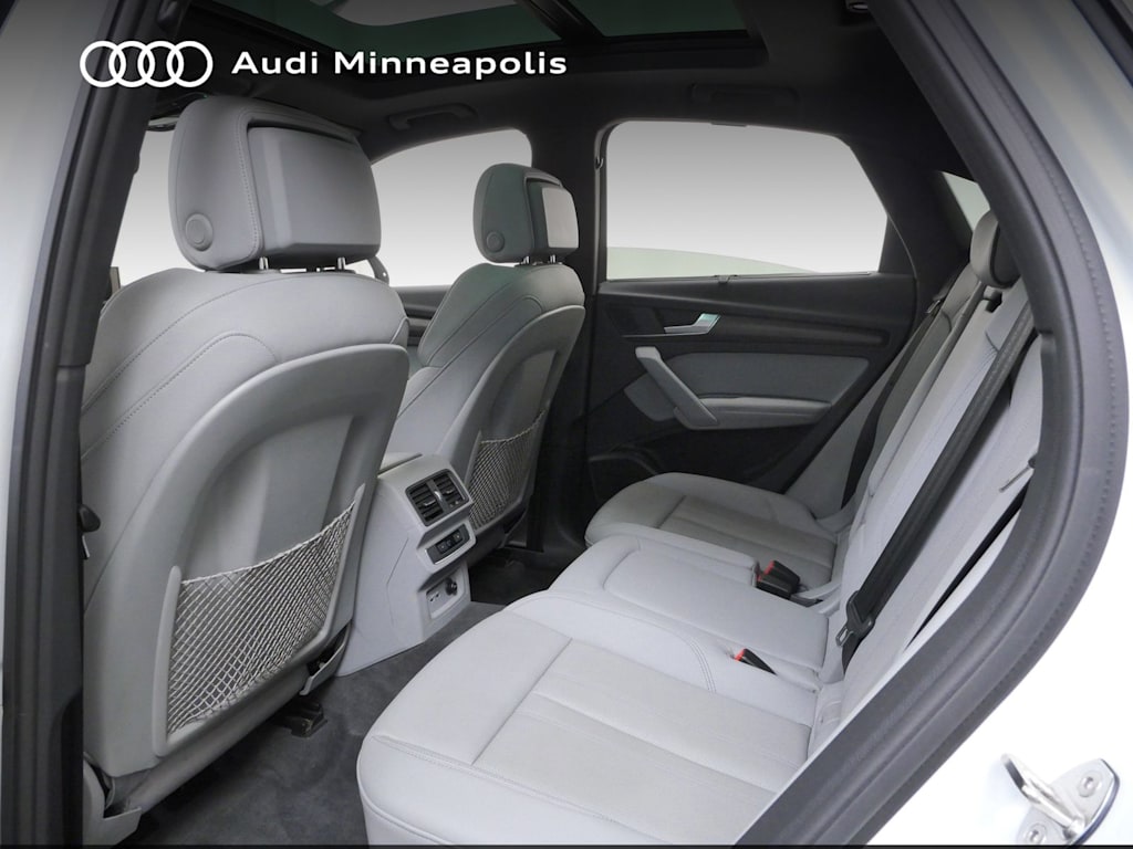 Thumbnail: 2023 Audi Q5 - 9