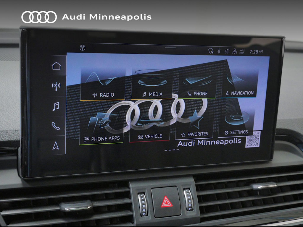 Thumbnail: 2023 Audi Q5 - 10