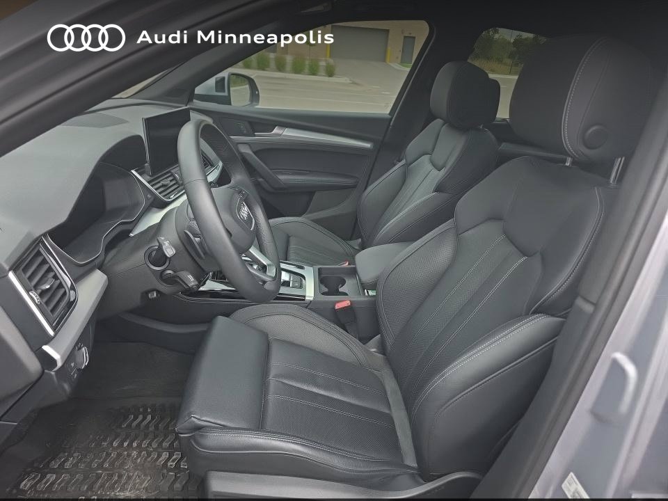 Thumbnail: 2023 Audi Q5 - 7