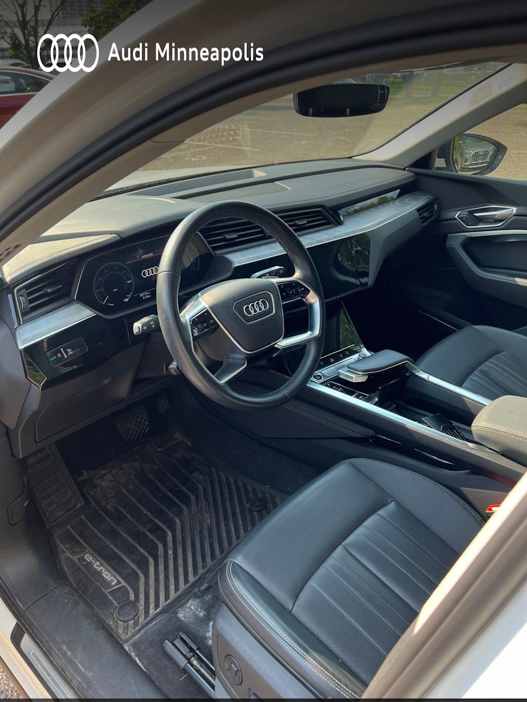 Thumbnail: 2024 Audi Q8 e-tron - 7