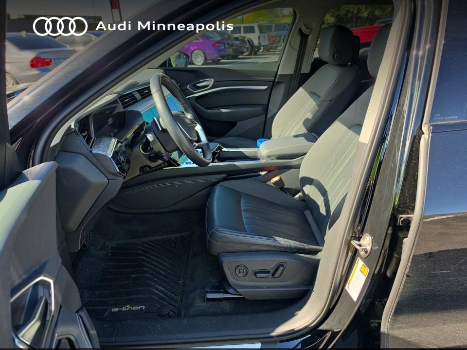 Thumbnail: 2024 Audi Q8 e-tron - 7