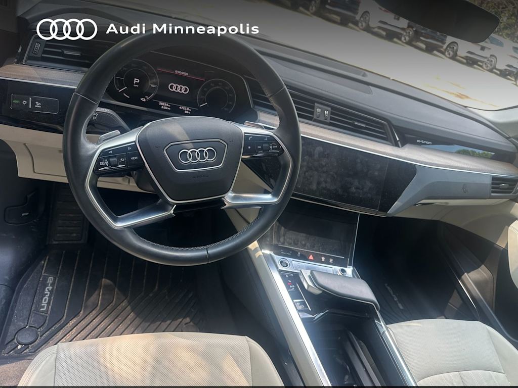 Thumbnail: 2024 Audi Q8 e-tron - 2