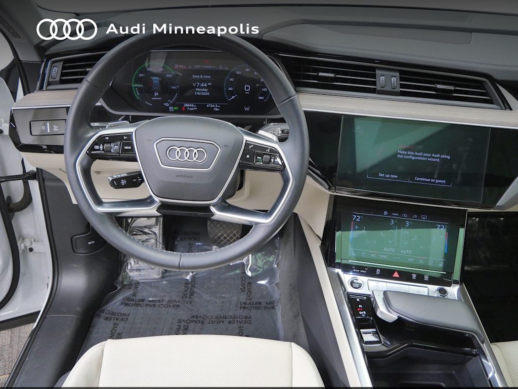 Thumbnail: 2024 Audi Q8 e-tron - 2