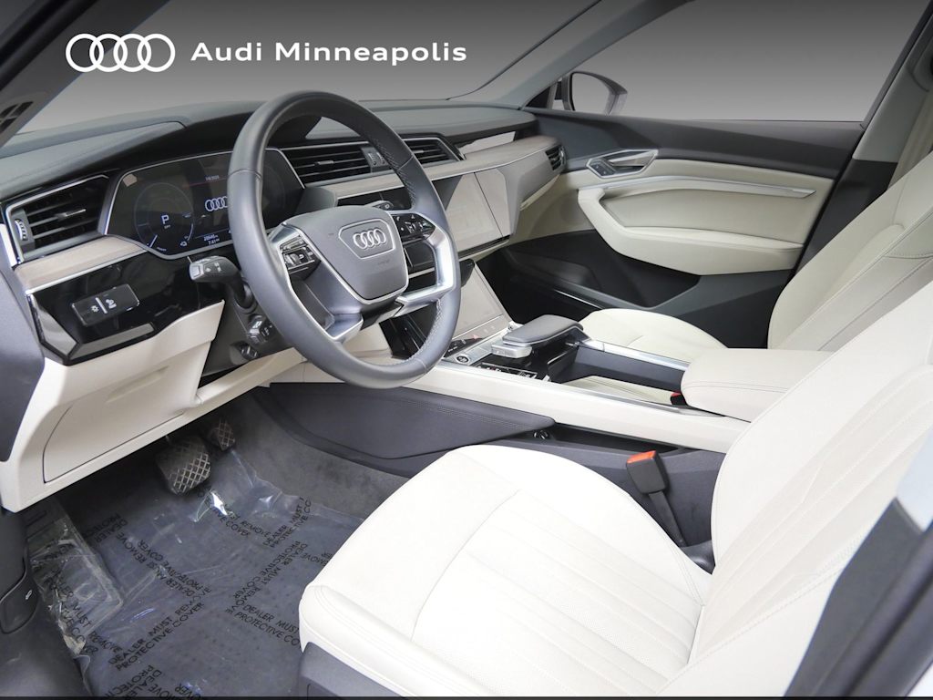 Thumbnail: 2024 Audi Q8 e-tron - 8