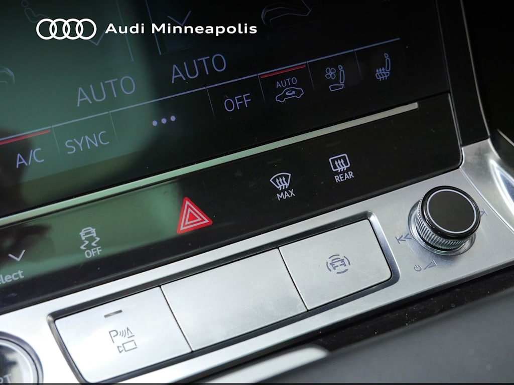 Thumbnail: 2024 Audi Q8 e-tron - 12