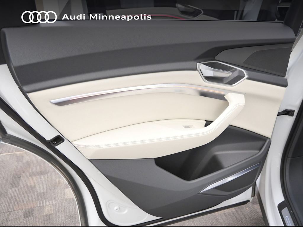Thumbnail: 2024 Audi Q8 e-tron - 18