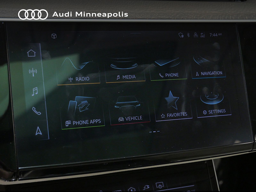 Thumbnail: 2024 Audi Q8 e-tron - 10