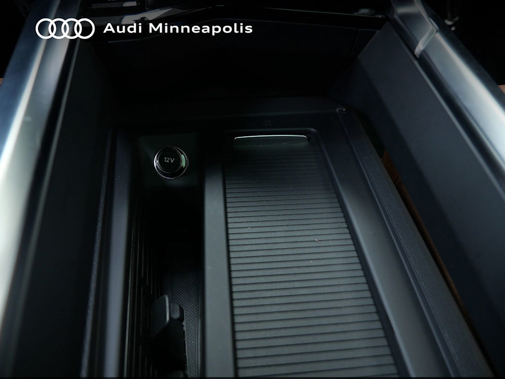 Thumbnail: 2024 Audi Q8 e-tron - 7