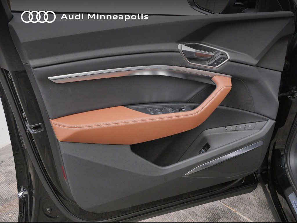 Thumbnail: 2024 Audi Q8 e-tron - 16
