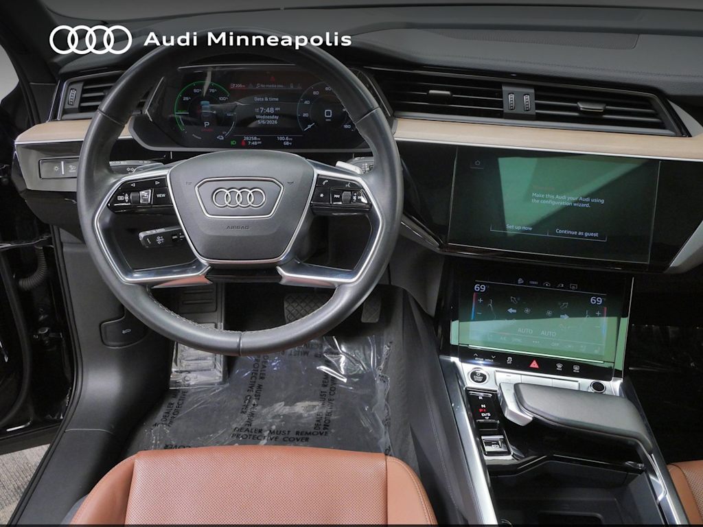 Thumbnail: 2024 Audi Q8 e-tron - 2
