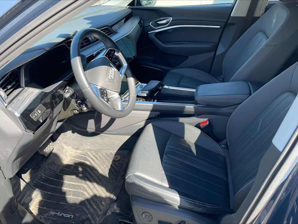 Thumbnail: 2024 Audi Q8 e-tron - 4