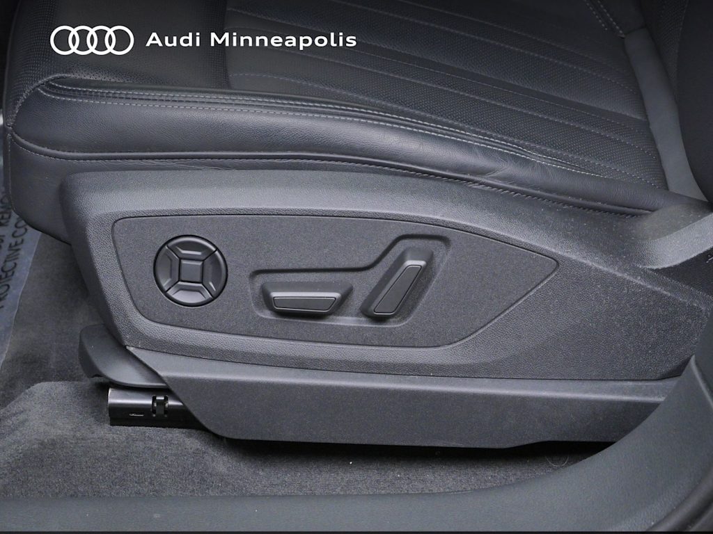 Thumbnail: 2024 Audi Q8 e-tron - 17