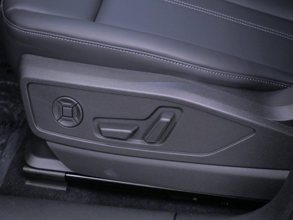 Thumbnail: 2026 Audi Q5 - 14