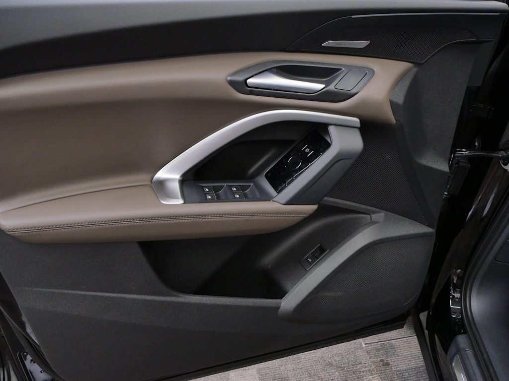 Thumbnail: 2026 Audi Q5 - 12