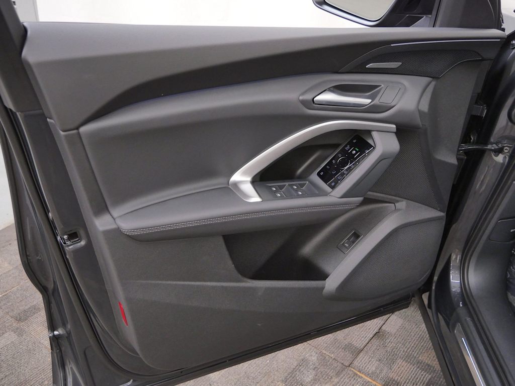 Thumbnail: 2026 Audi Q5 - 12
