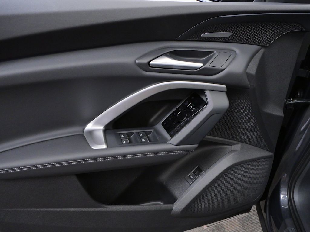 Thumbnail: 2026 Audi Q5 - 12