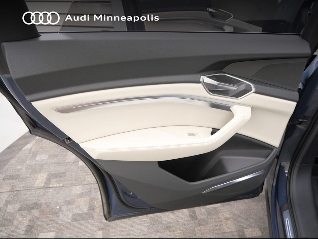 Thumbnail: 2024 Audi Q8 e-tron - 18
