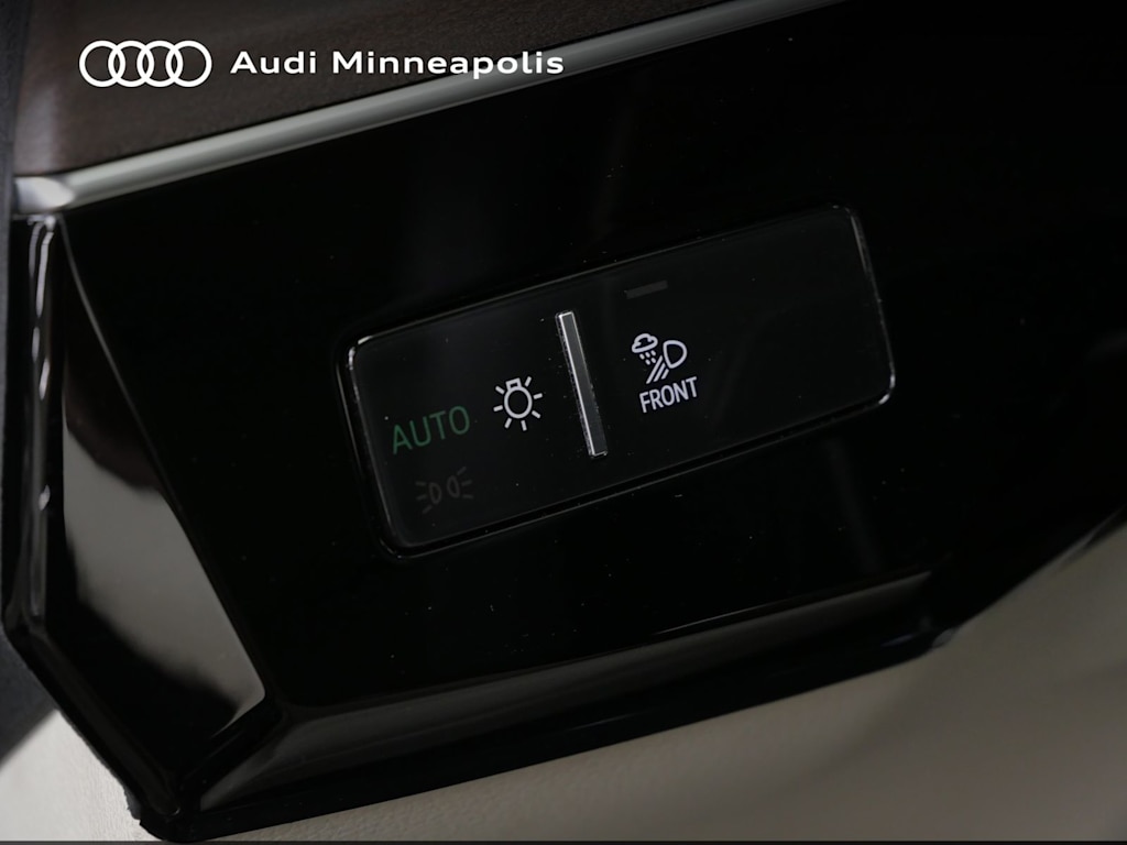 Thumbnail: 2024 Audi Q8 e-tron - 21