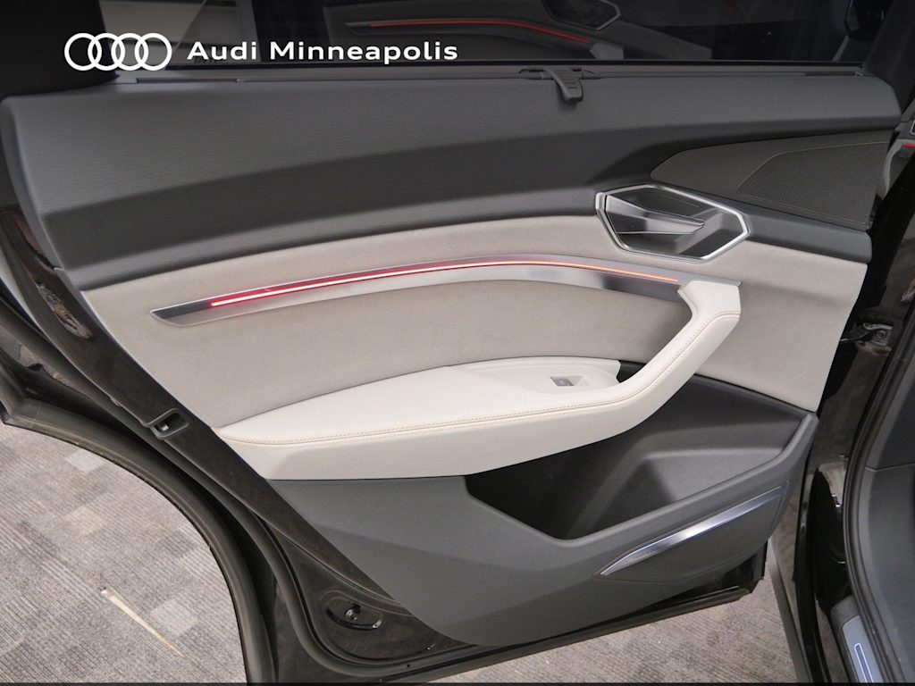 Thumbnail: 2024 Audi Q8 e-tron - 18