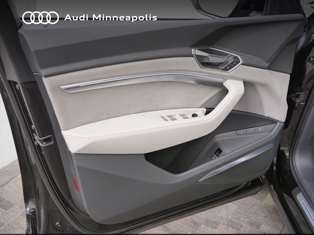 Thumbnail: 2024 Audi Q8 e-tron - 16