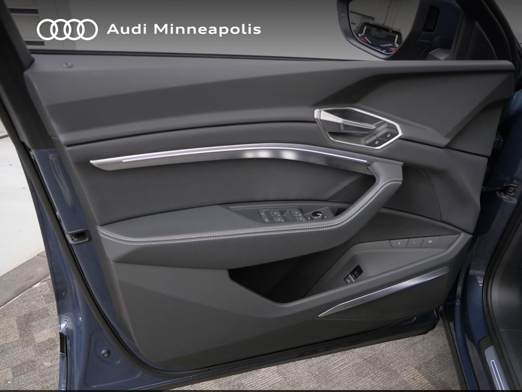 Thumbnail: 2024 Audi Q8 e-tron - 16