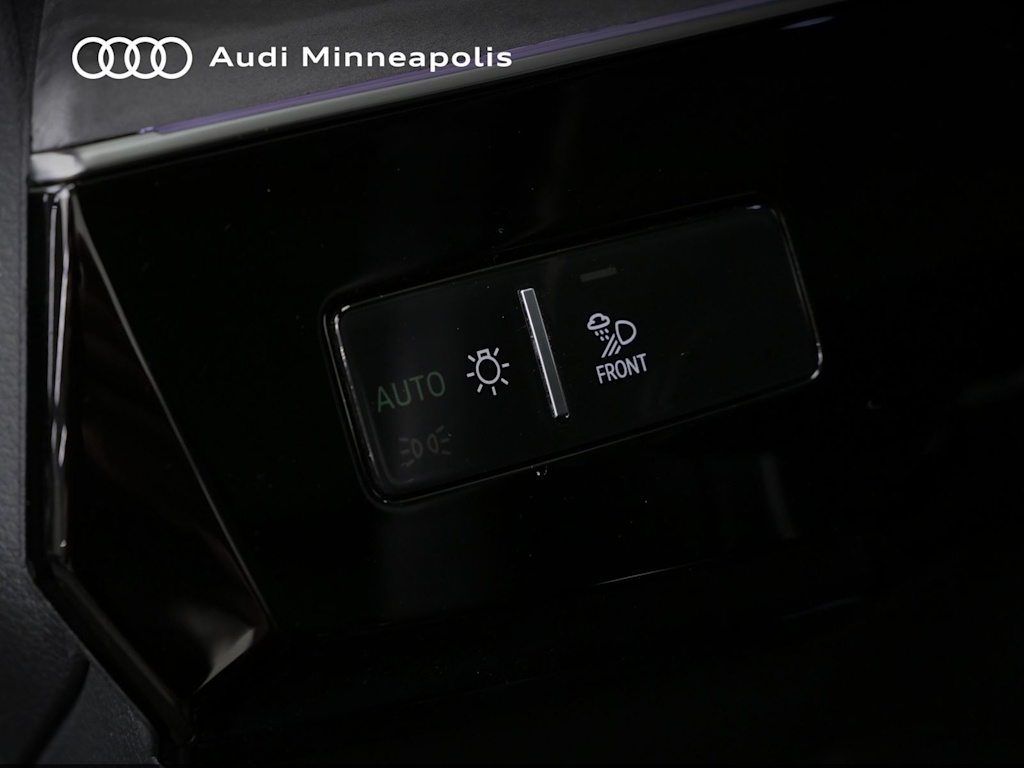 Thumbnail: 2024 Audi Q8 e-tron - 20